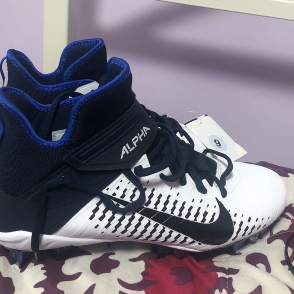 Football cleats